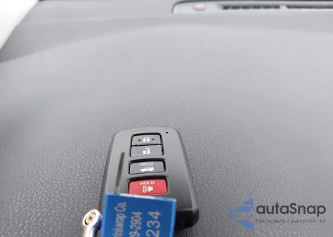 2018 Toyota Corolla Se z USA, uszkodzony, nr VIN 2T1BURHE5JC124970